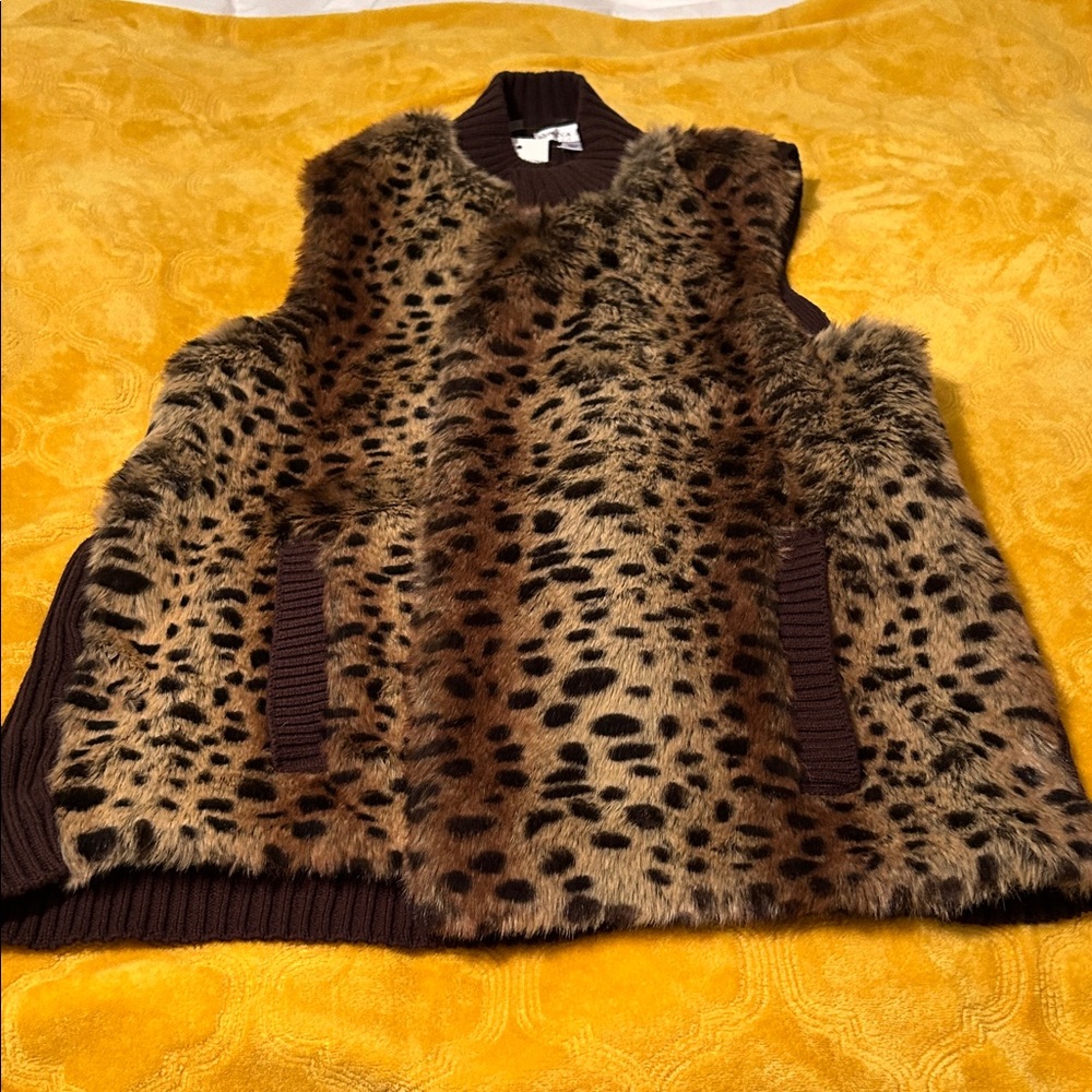 Leopard Print Faux Fur women’s vest with pockets, size medium NWT - Picture 6 of 9